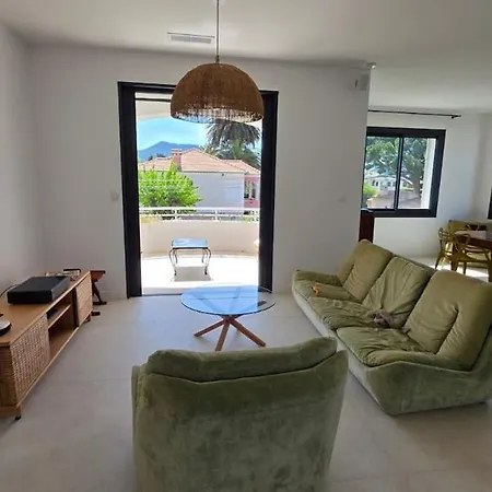 Villa Βίλα *