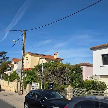 Villa *