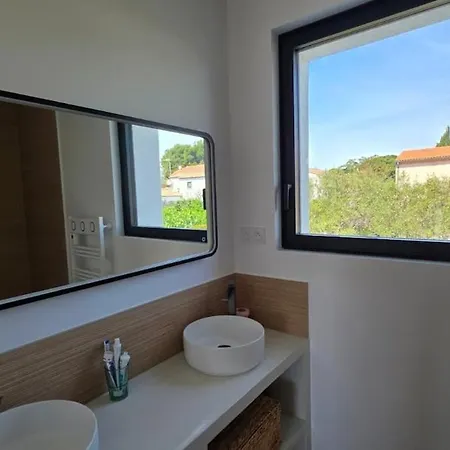 Villa *